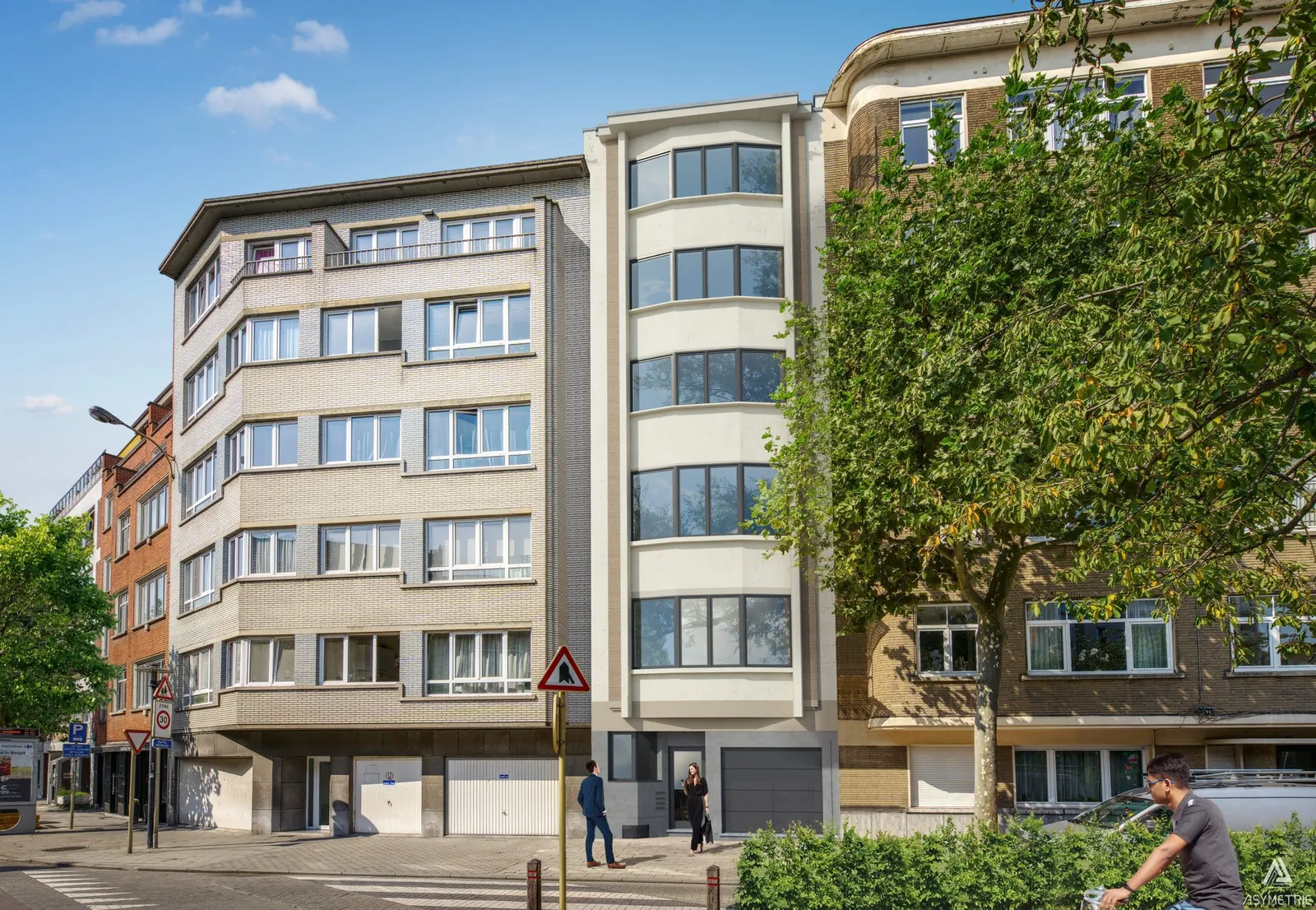 Immeuble de logements de style années 1930 avenue Lacomble à Schaerbeek, vue depuis la rue